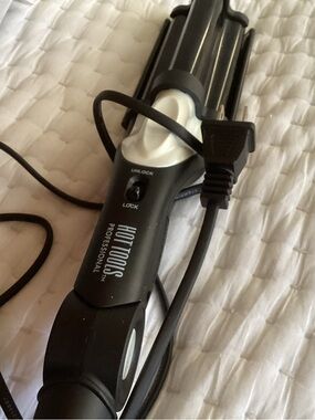 Triple Barrel Hair Waver with Black Handle